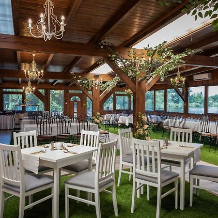 Eden Lounge Restaurant & Pension Veresegyház Eksteriør bilde