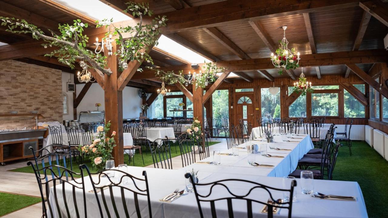 Eden Lounge Restaurant & Pension Veresegyház Eksteriør bilde