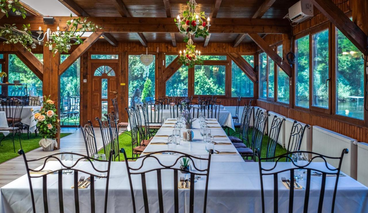 Eden Lounge Restaurant & Pension Veresegyház Eksteriør bilde