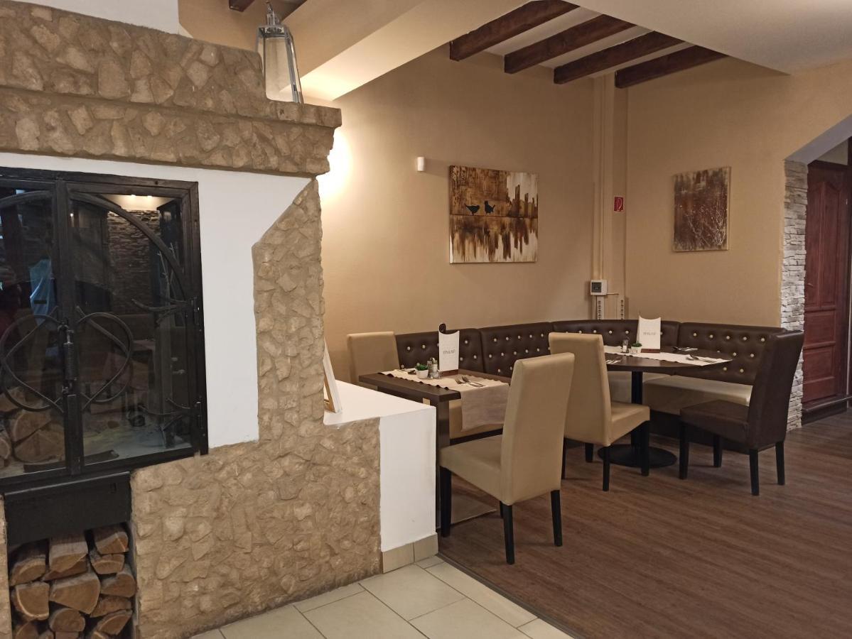 Eden Lounge Restaurant & Pension Veresegyház Eksteriør bilde